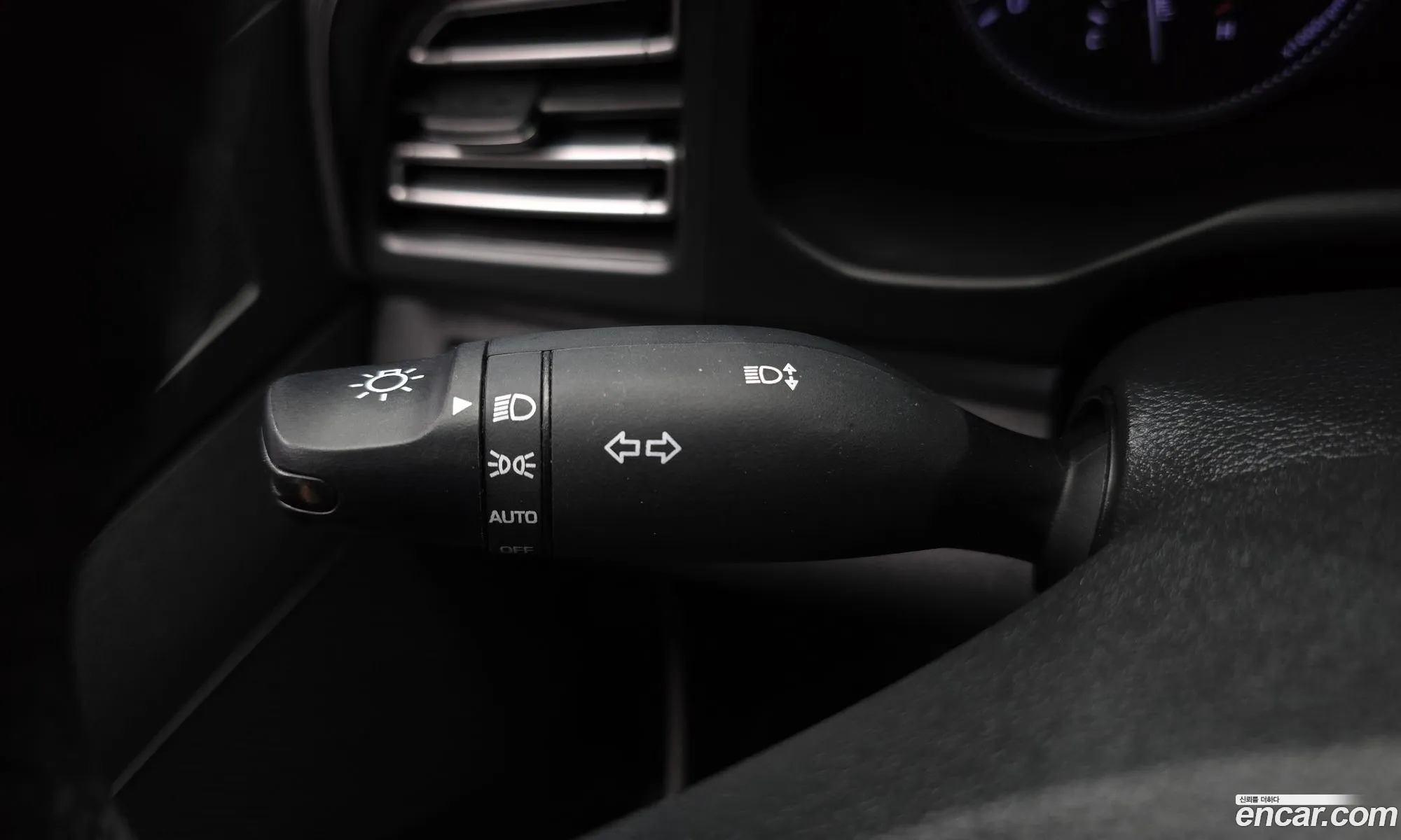 Hyundai Elantra AD 2019 — 13