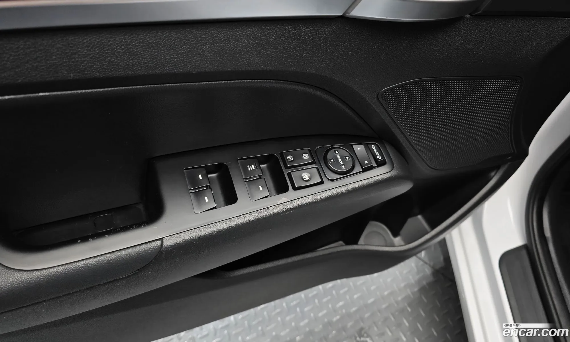 Hyundai Elantra AD 2019 — 8