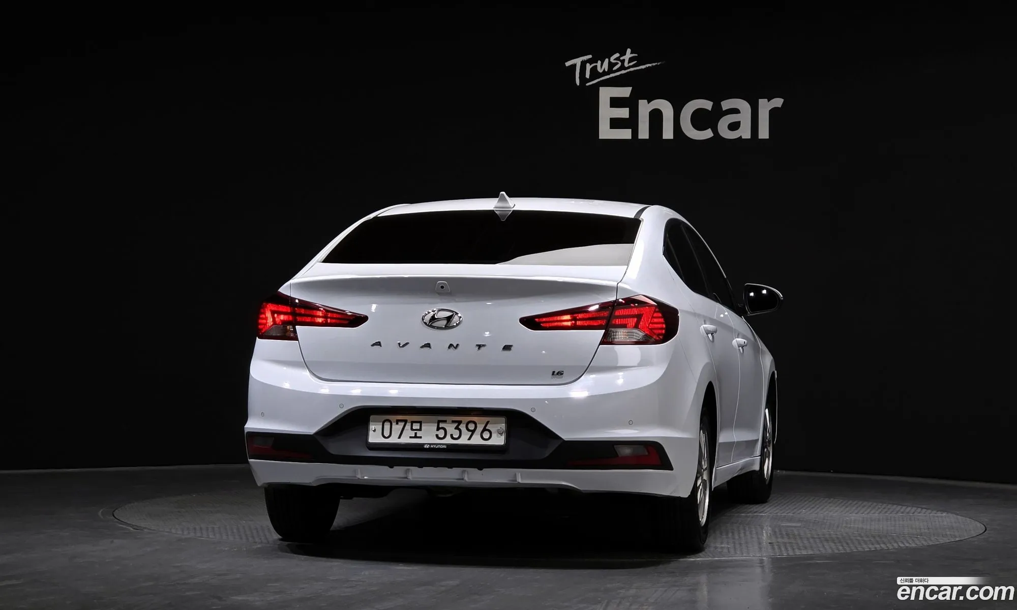 Hyundai Elantra AD 2019 — 9