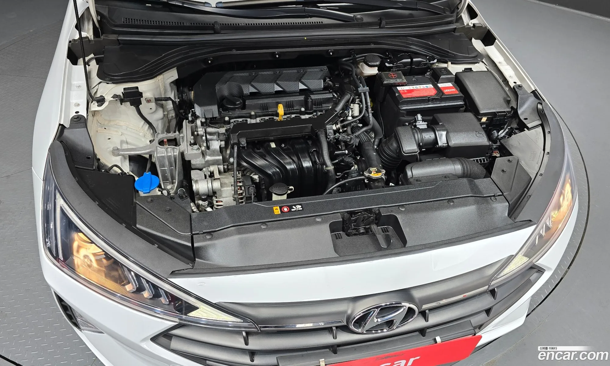 Hyundai Elantra AD 2019 — 12
