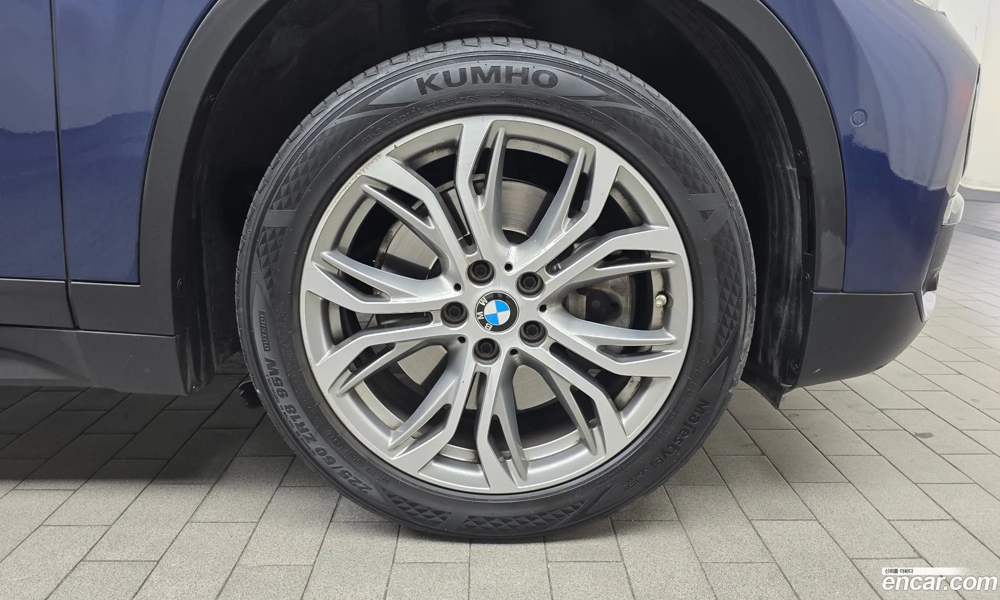BMW X1 2018 WBAJJ1109JEF62392 — 26