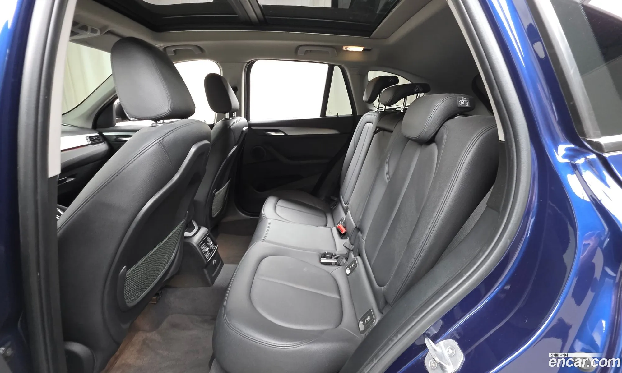 BMW X1 2018 WBAJJ1109JEF62392 — 28