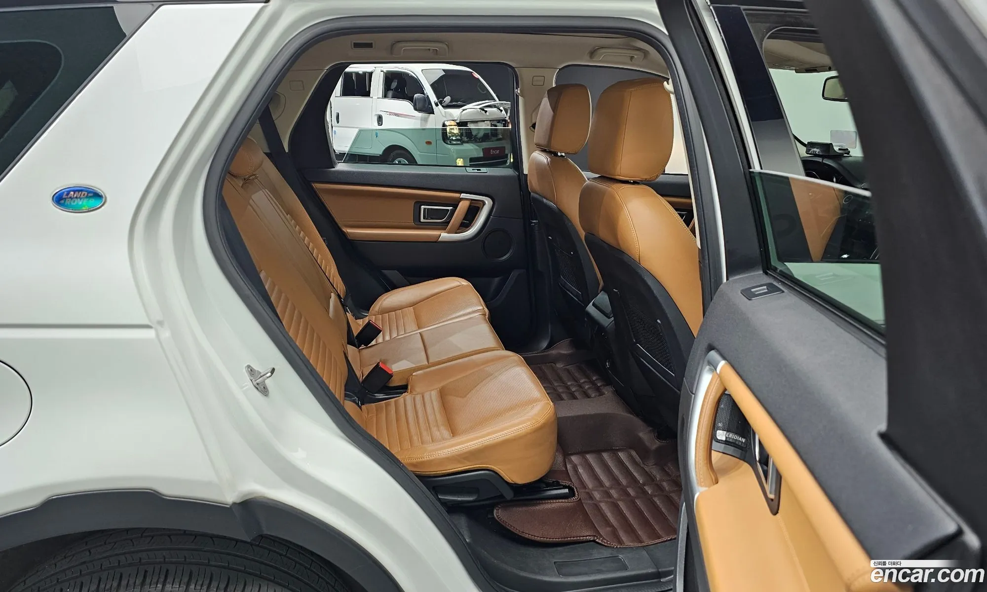 Land Rover Discovery Sport 2018 — 21