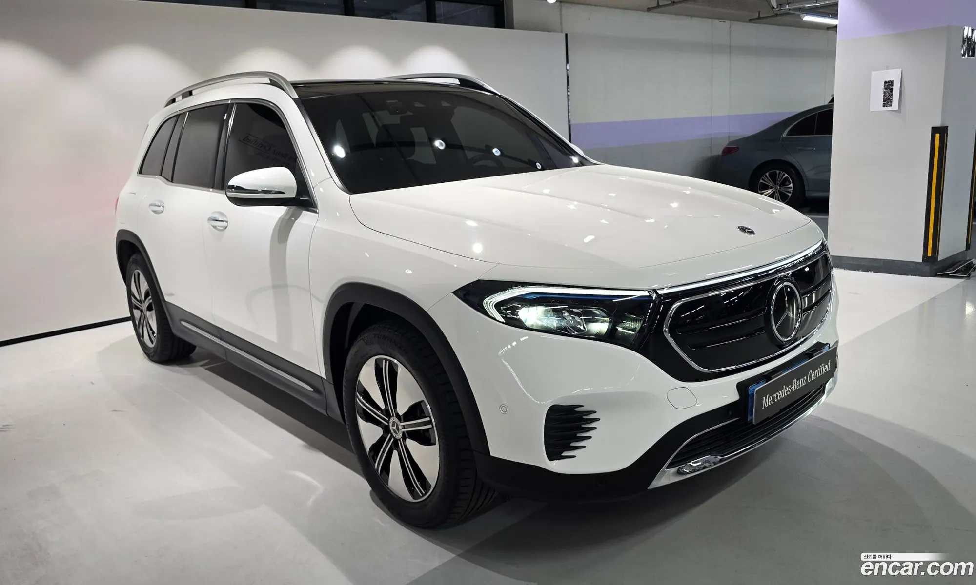 Mercedes-Benz EQB X243 2023 — 19