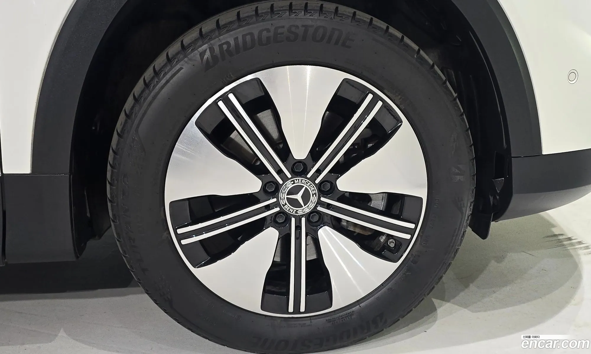 Mercedes-Benz EQB X243 2023 — 16