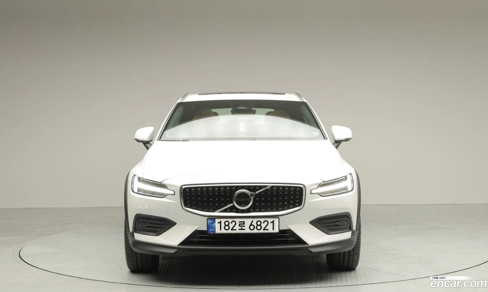 Volvo V60 Cross Country 2025 — 14