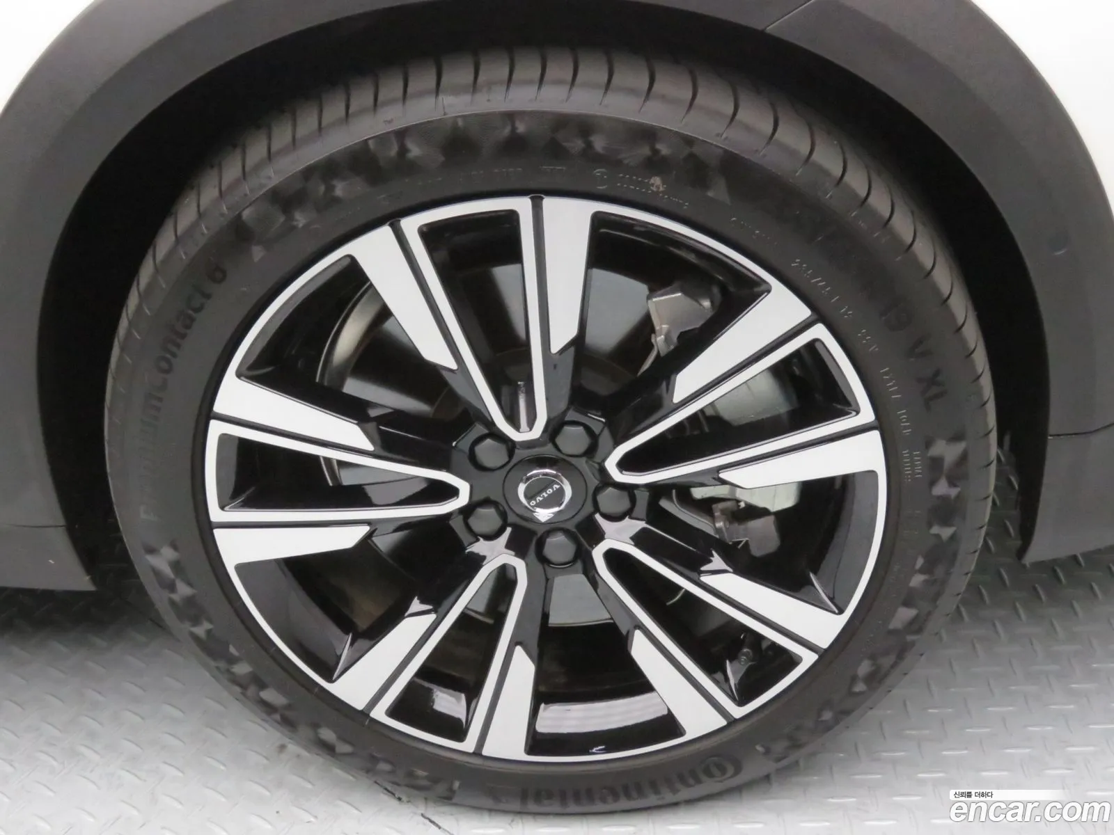 Volvo V60 Cross Country 2025 — 5