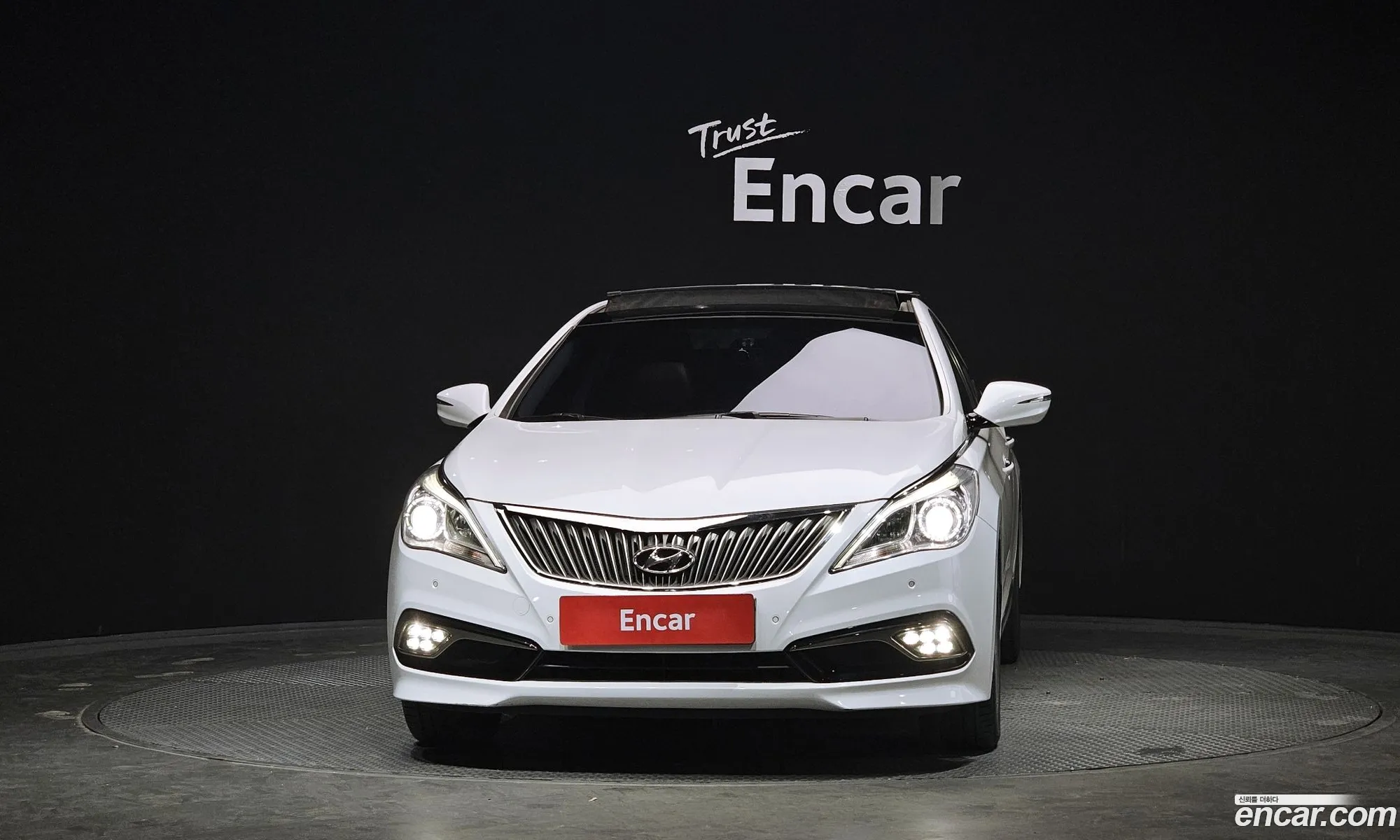 Hyundai Grandeur HG 2015 — 18