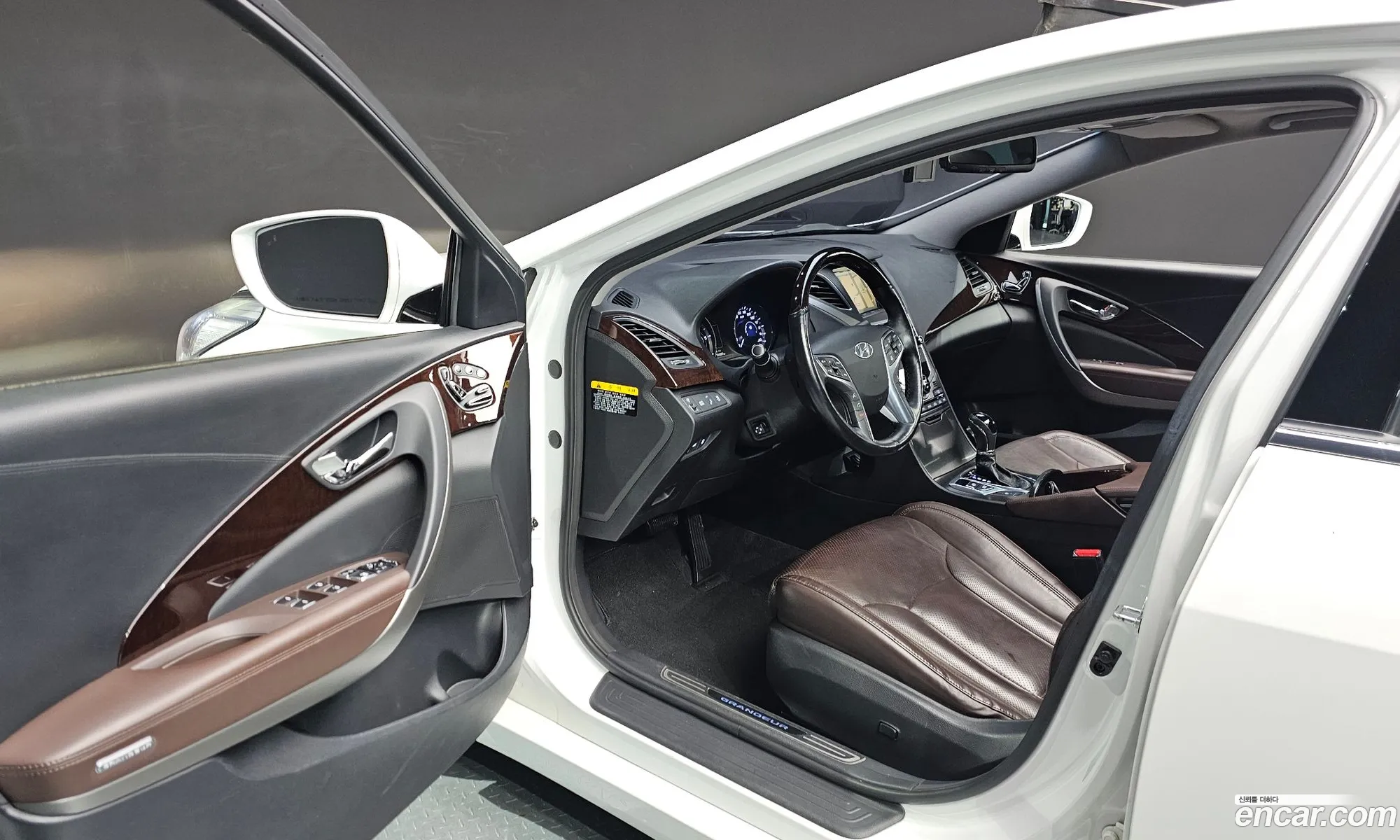 Hyundai Grandeur HG 2015 — 14