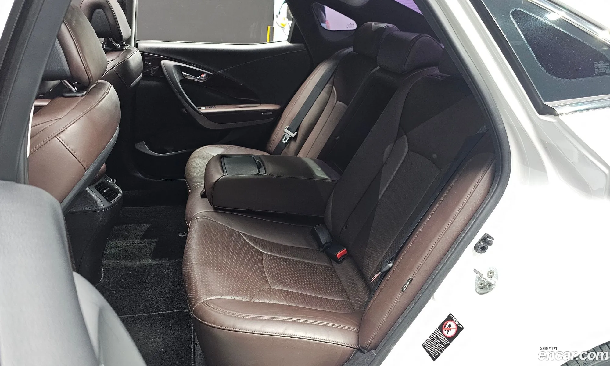 Hyundai Grandeur HG 2015 — 17