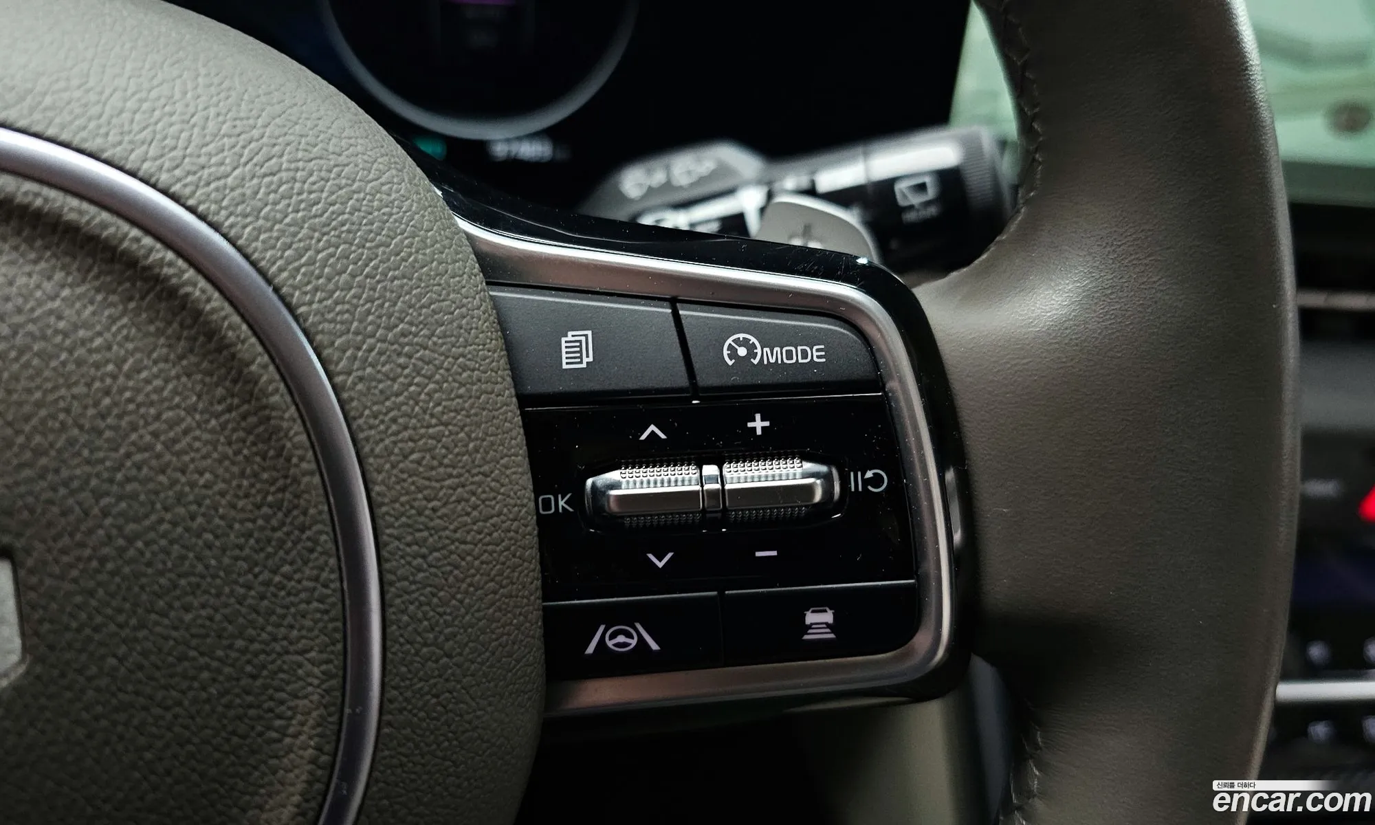 Kia Carnival 2023 — 10