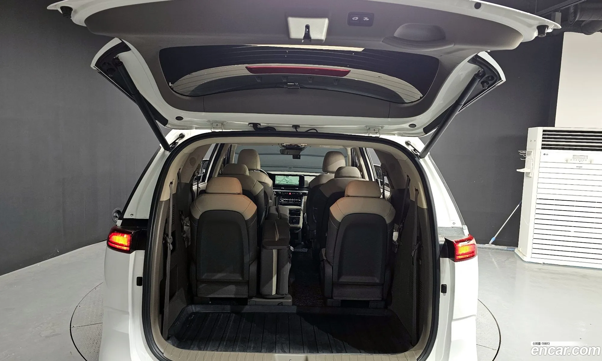 Kia Carnival 2023 — 6
