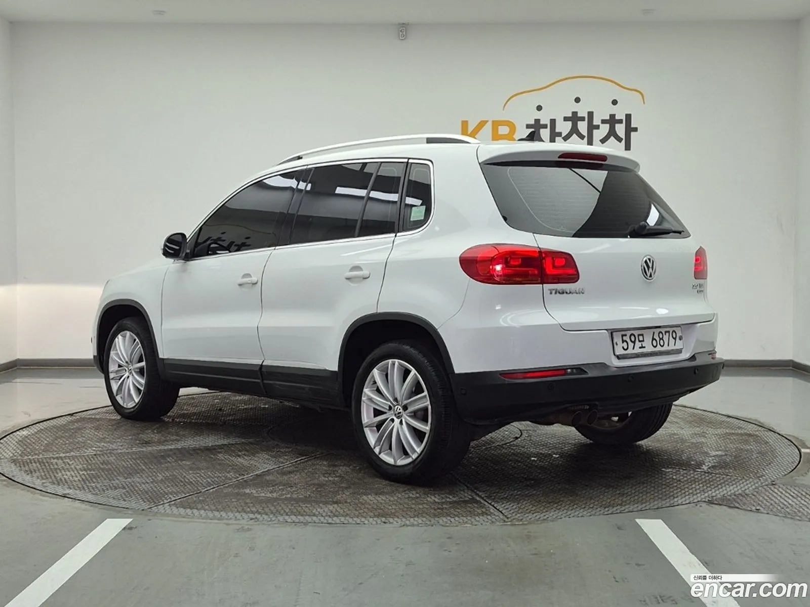 Volkswagen Tiguan 2014 — 16