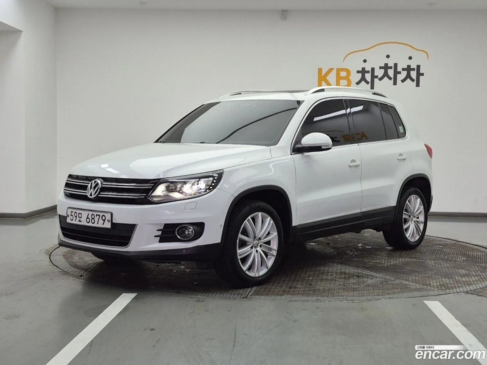 Volkswagen Tiguan 2014 — 15