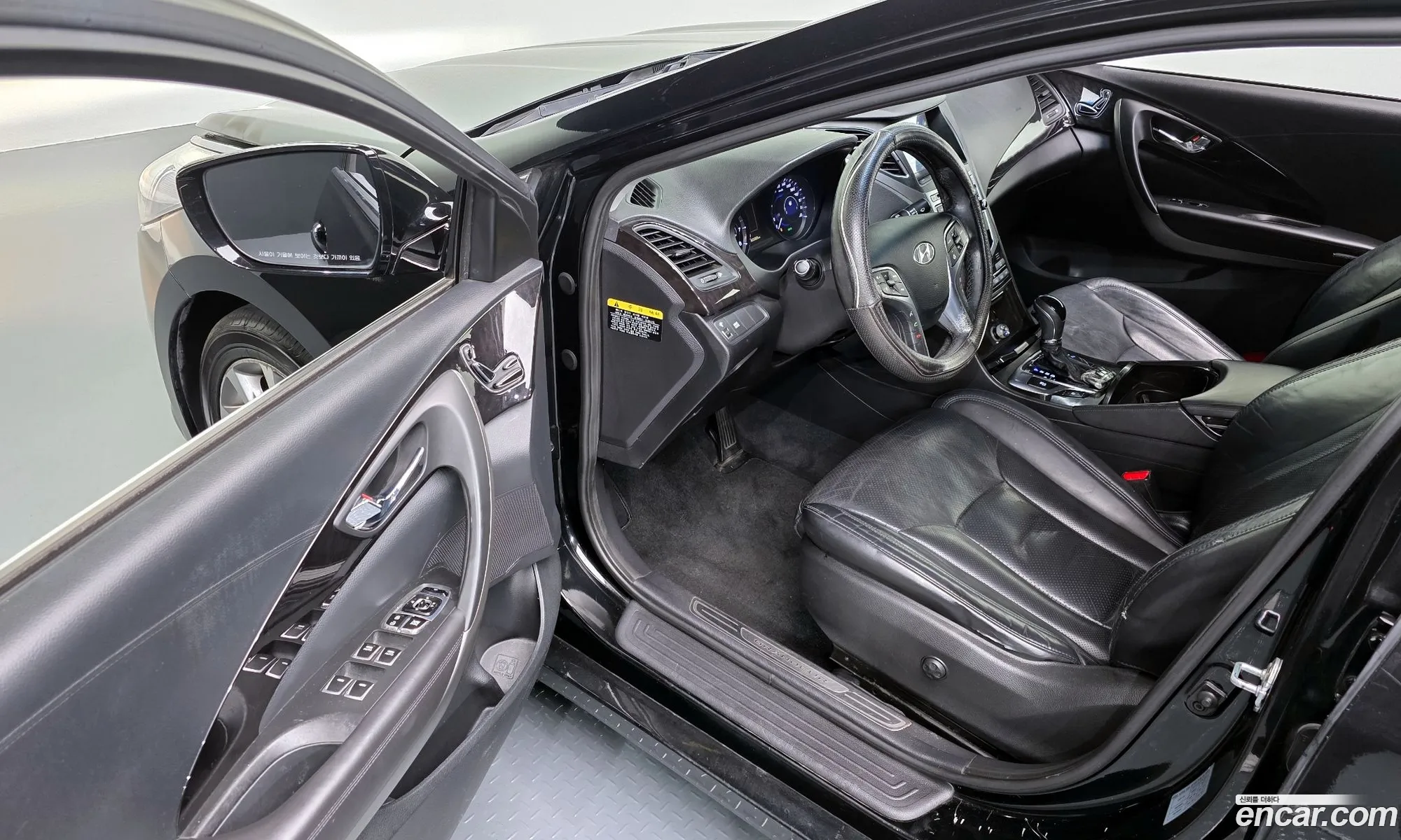 Hyundai Grandeur HG 2014 — 30
