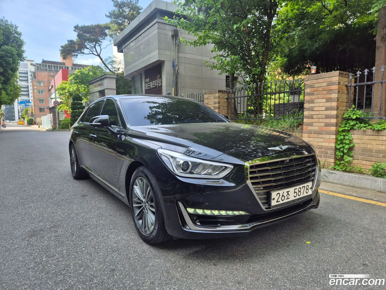 Genesis EQ900 2018 — 19