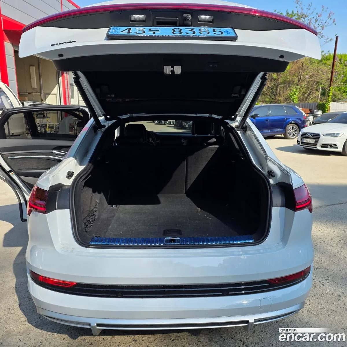 Audi e-tron 2021 — 16
