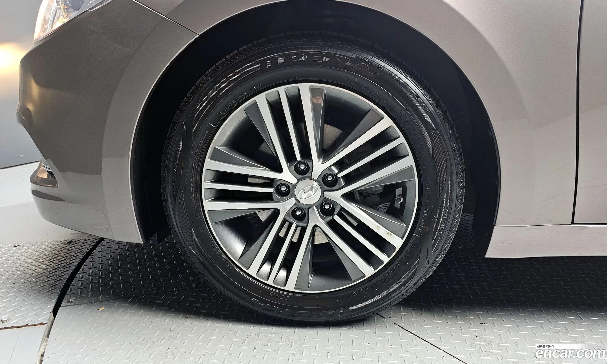 Hyundai Grandeur HG 2013 — 15