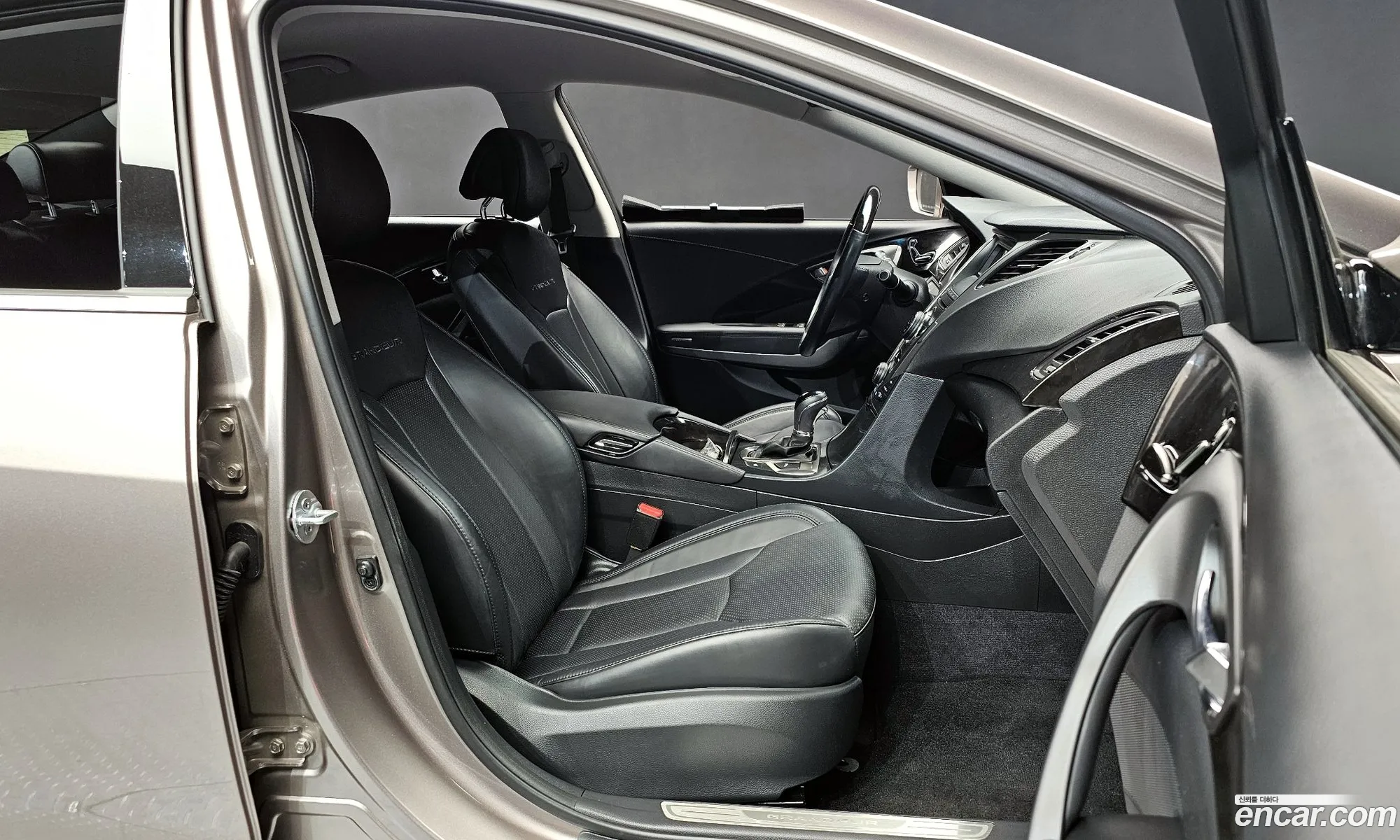 Hyundai Grandeur HG 2013 — 18