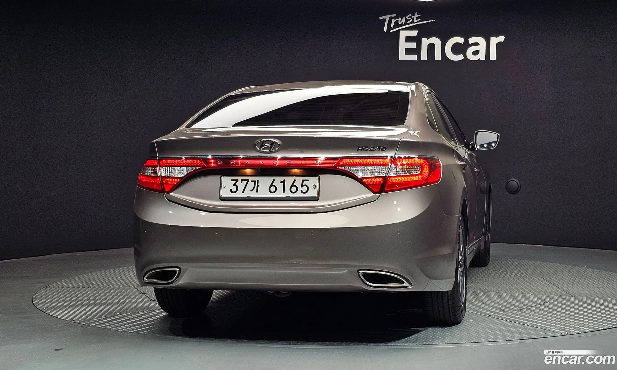 Hyundai Grandeur HG 2013 — 21