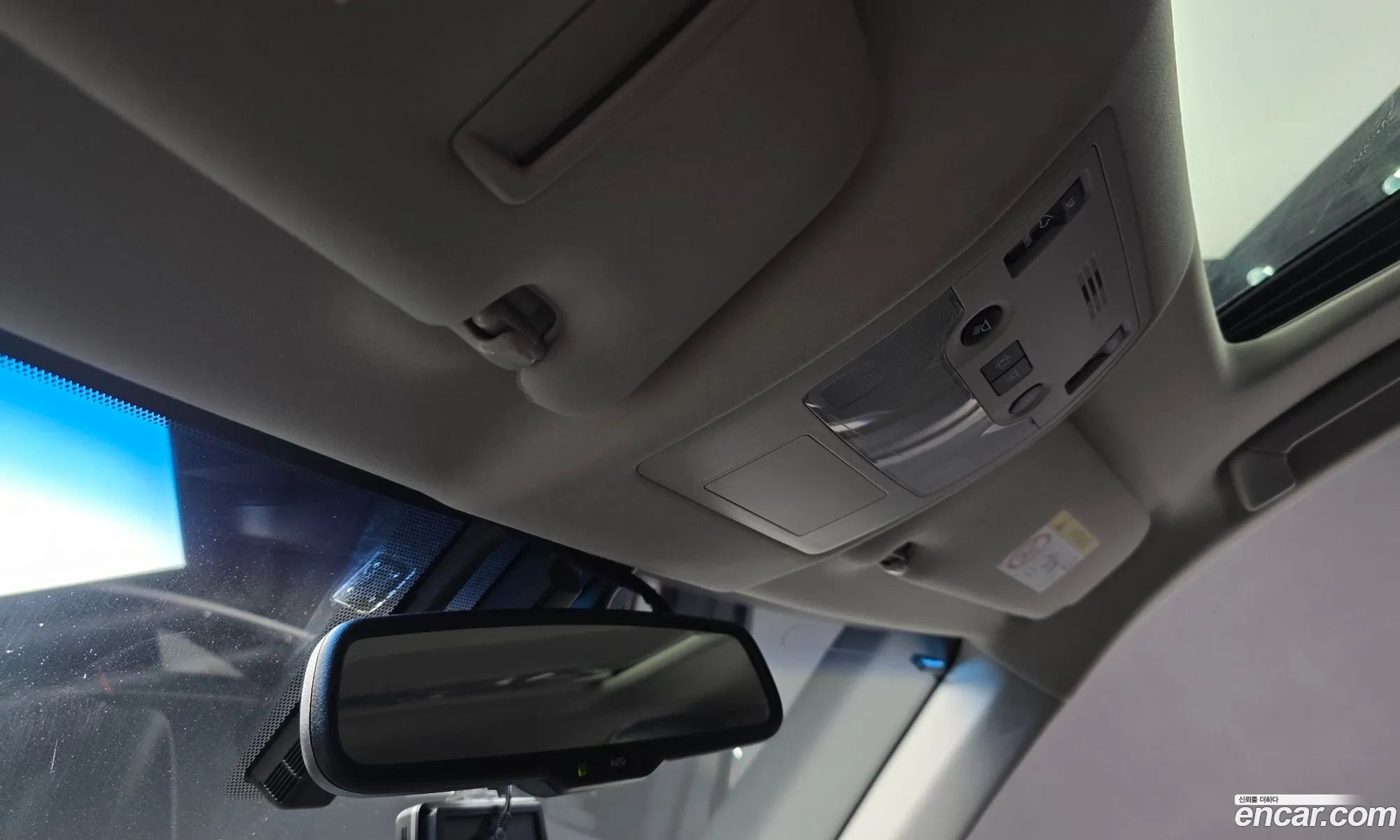 Lexus ES300h 2013 — 16