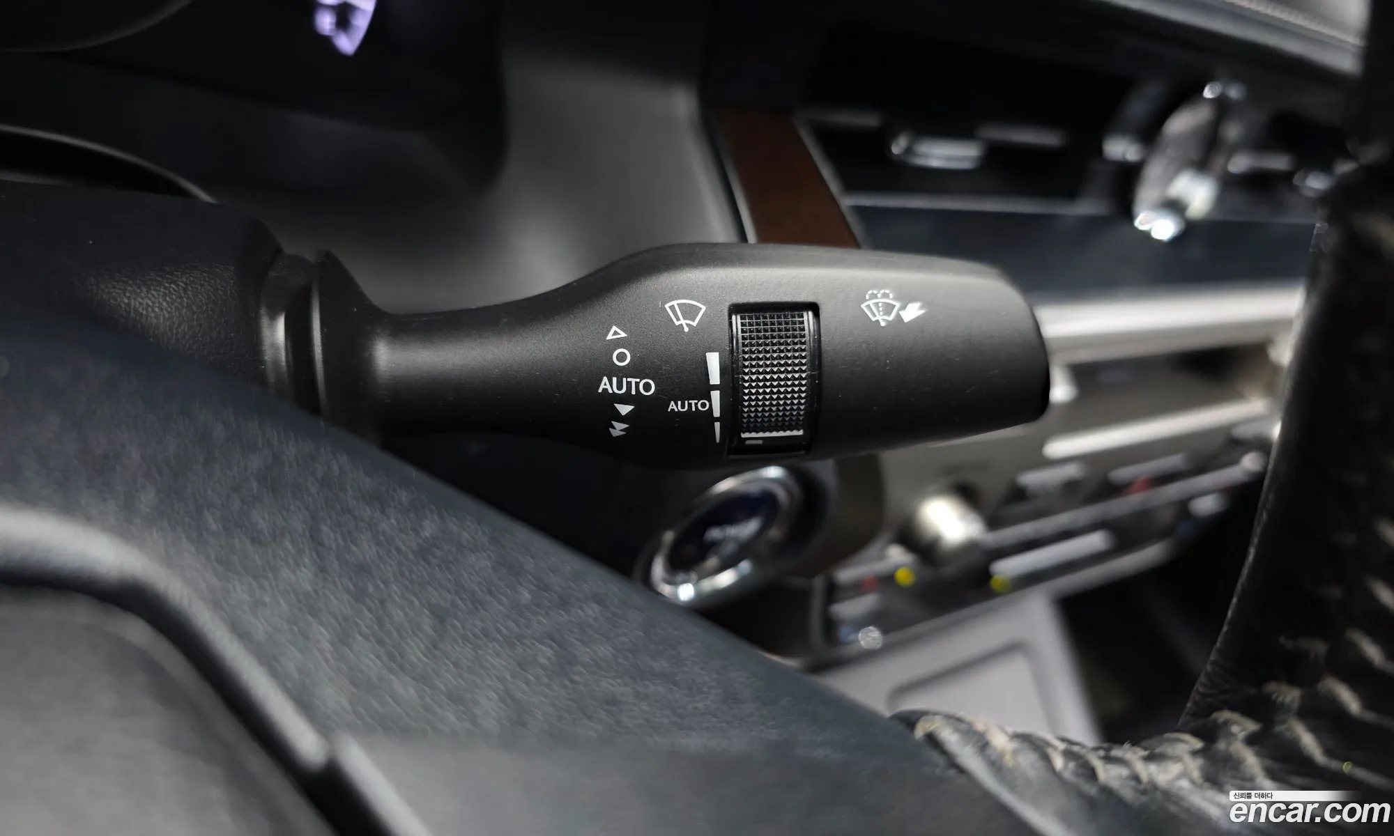 Lexus ES300h 2013 — 11