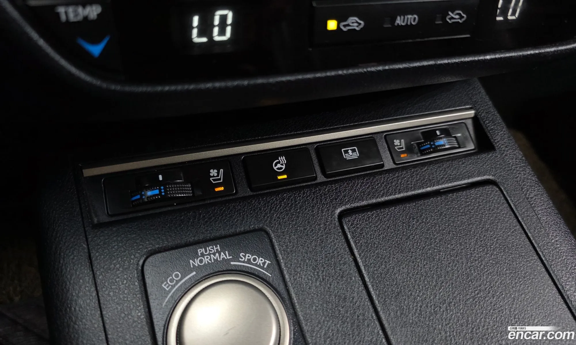 Lexus ES300h 2013 — 17