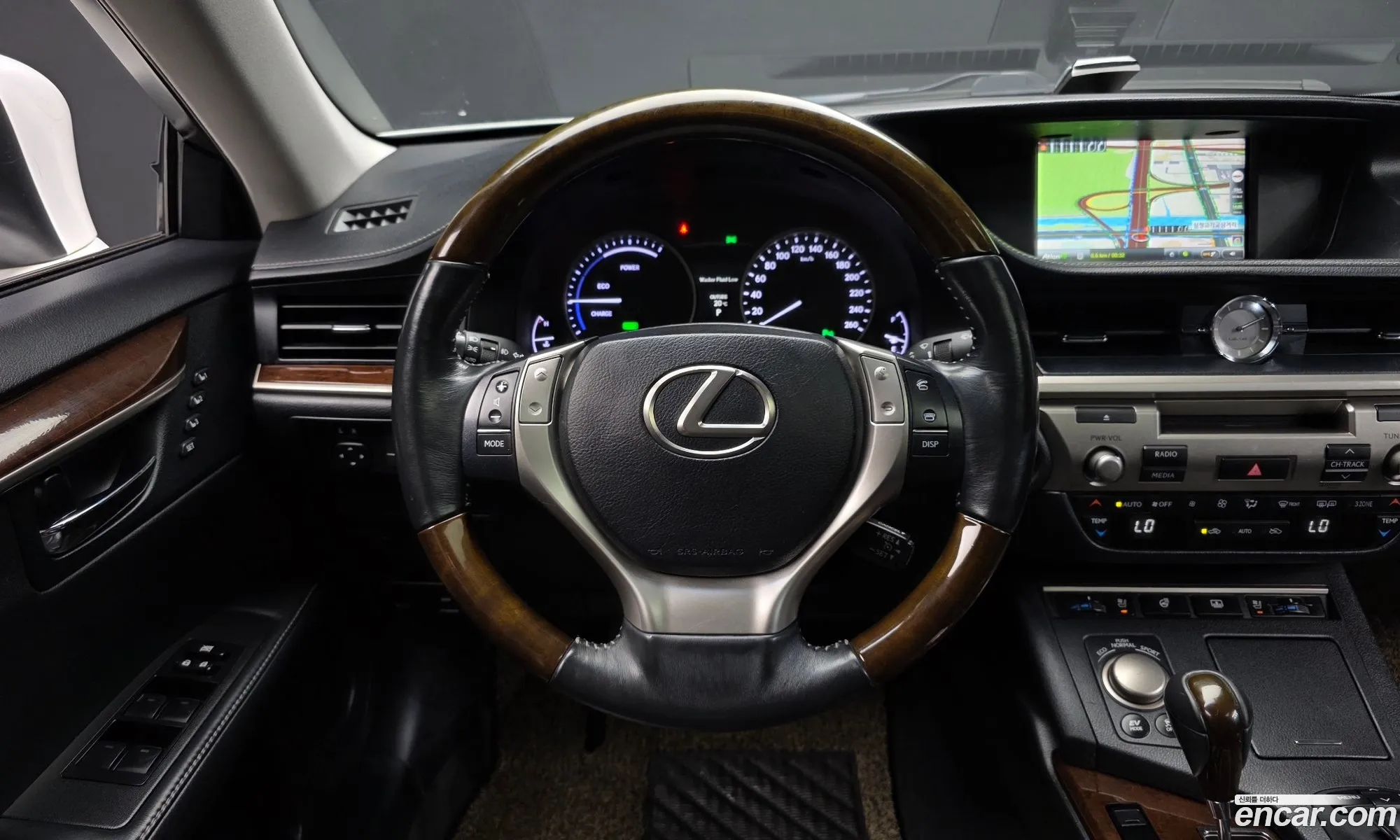 Lexus ES300h 2013 — 8