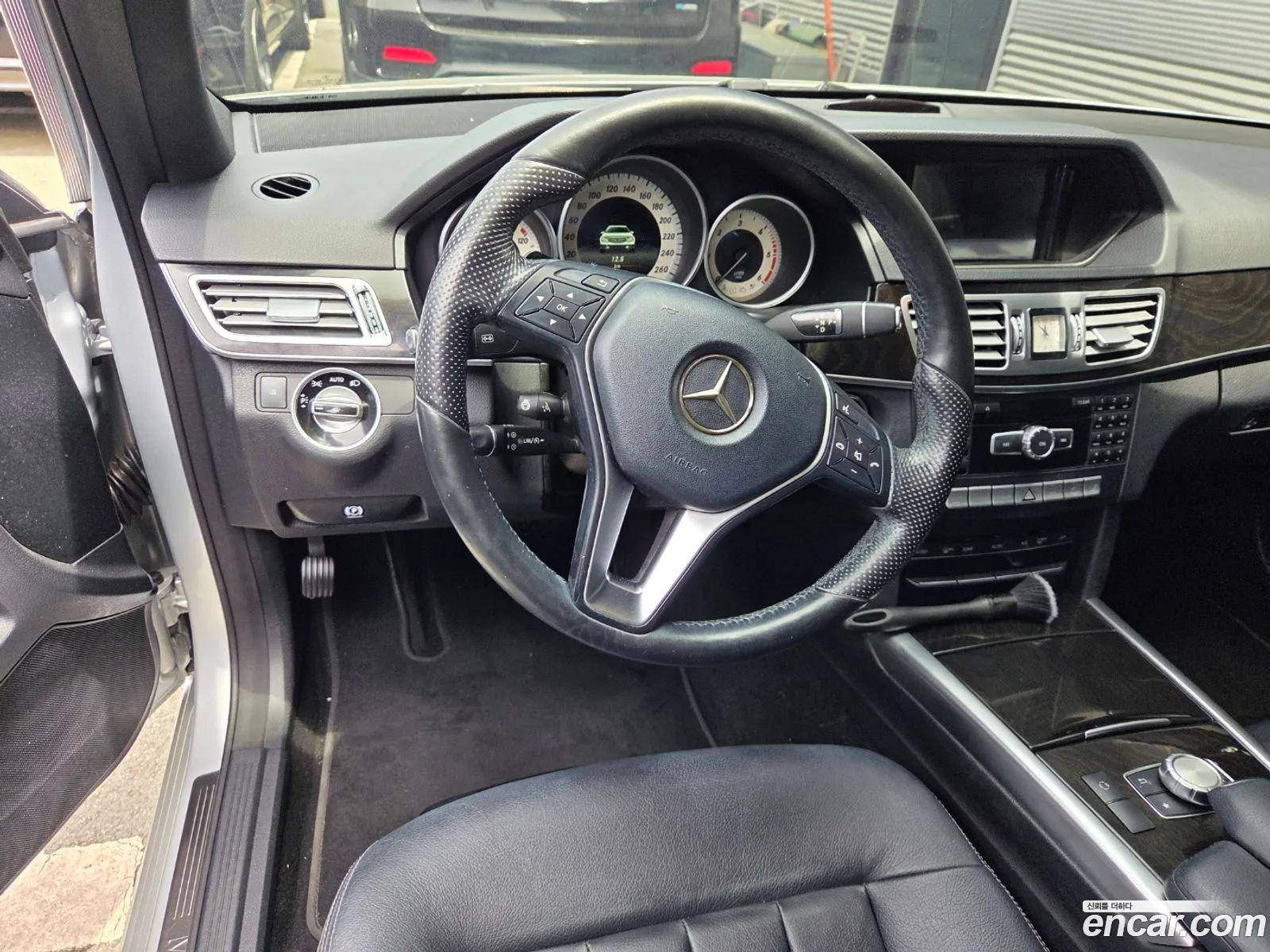 Mercedes-Benz E-Class W212 2015 — 13
