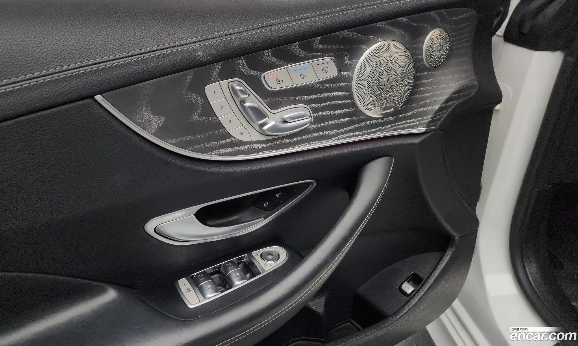 Mercedes-Benz E-Class W213 2022 — 32