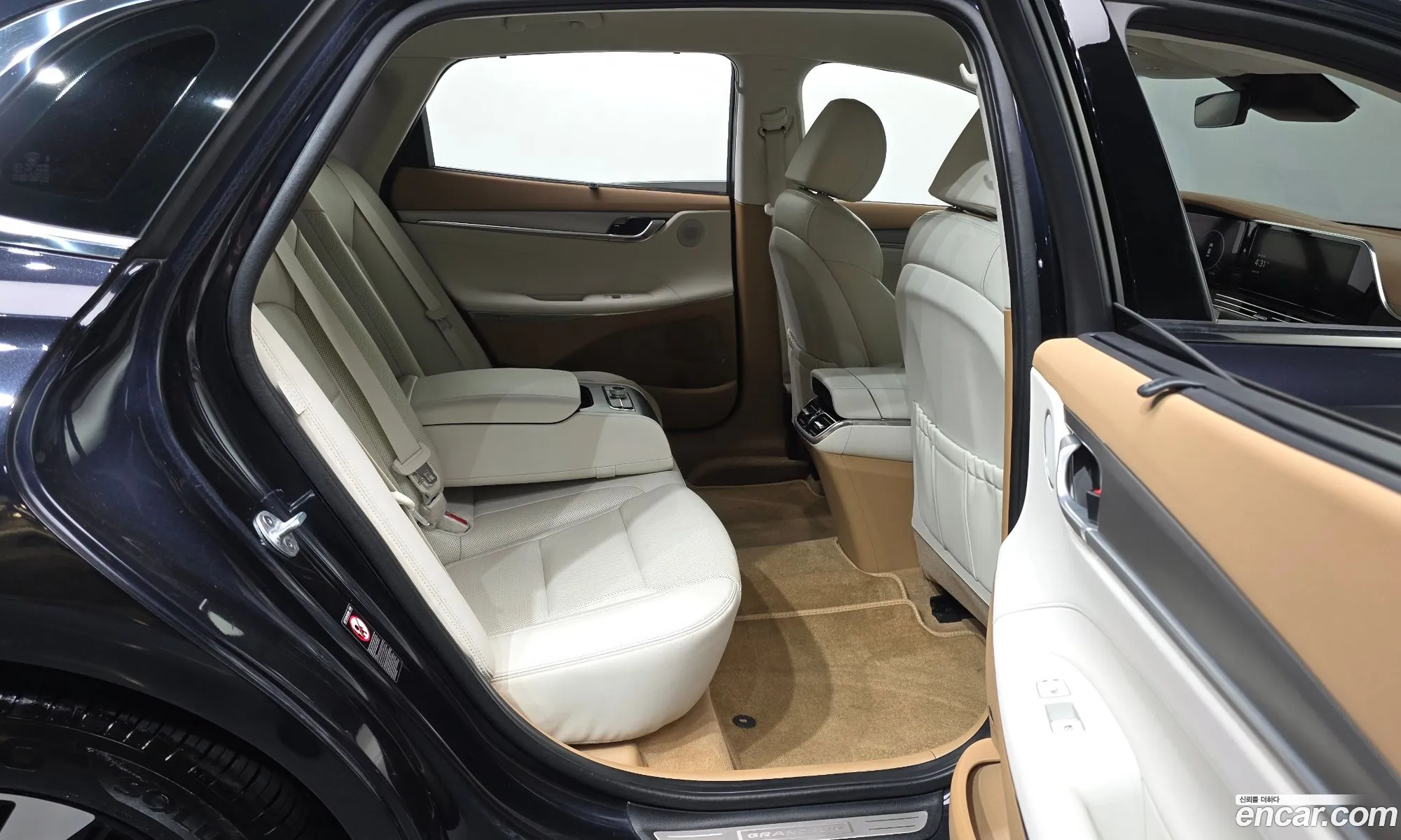 Hyundai Grandeur IG Hybrid 2020 — 25