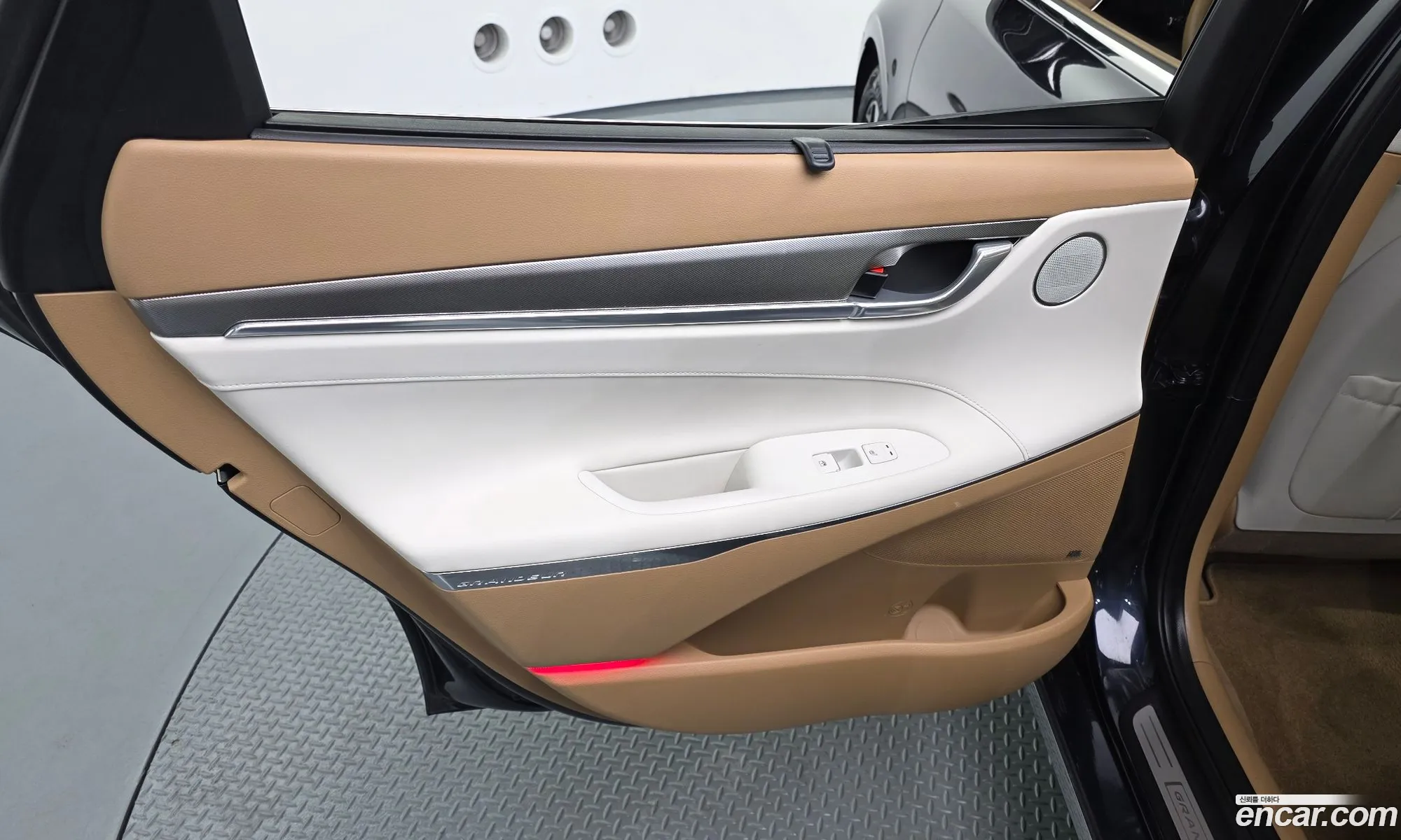 Hyundai Grandeur IG Hybrid 2020 — 35