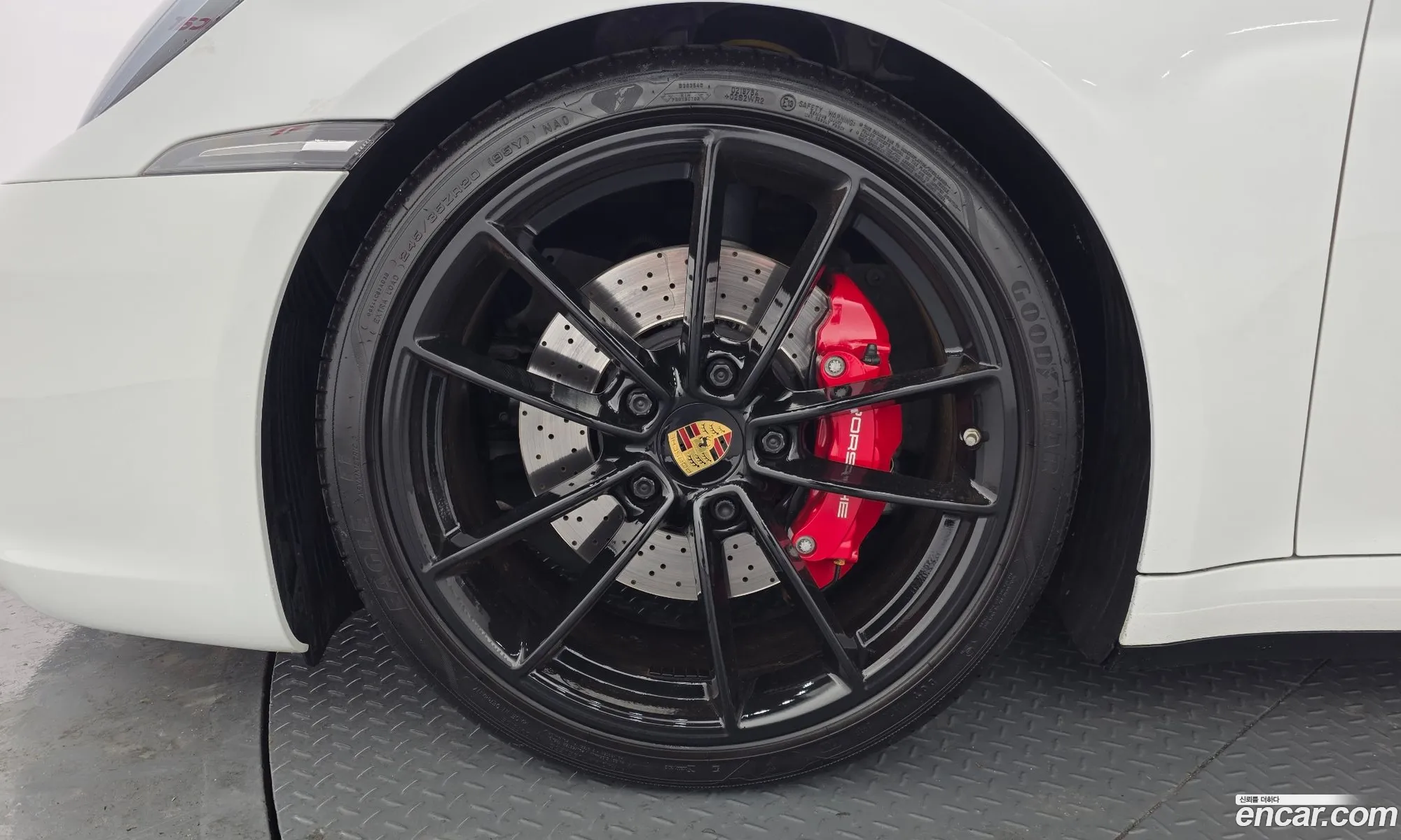 Porsche 911 2020 WP0AB2998LS226016 — 16