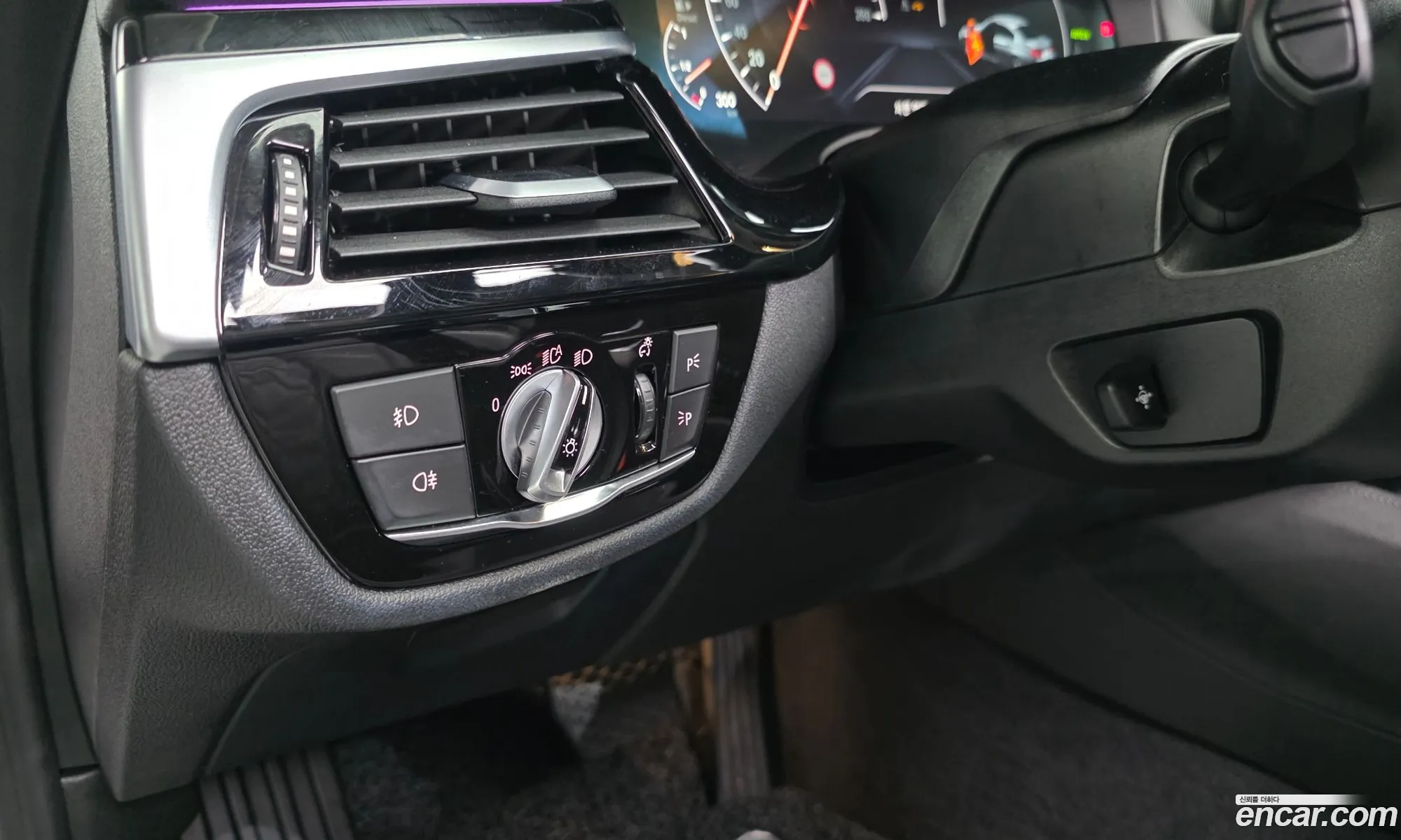 BMW 5 Series 2019 WBAJF3100KBS70742 — 5