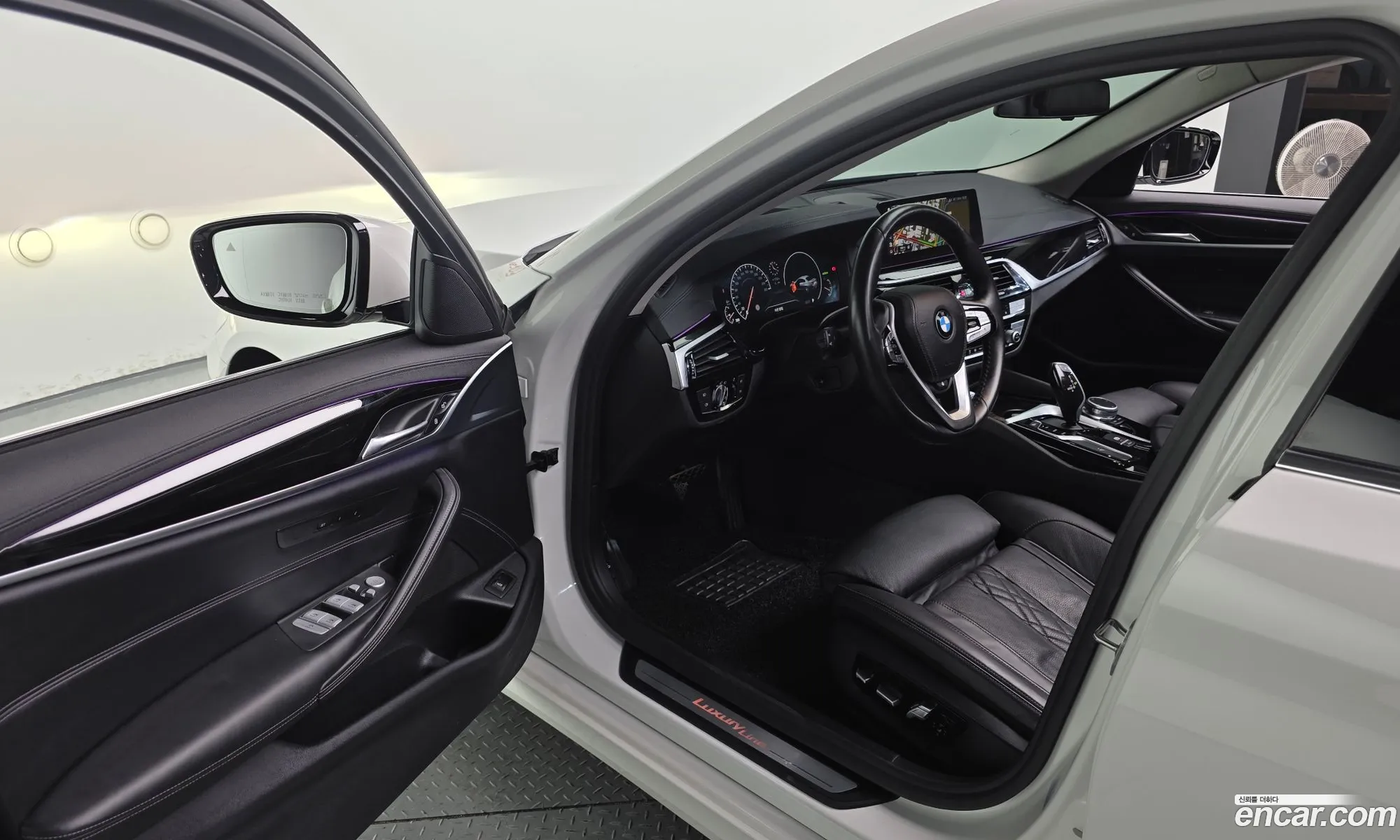 BMW 5 Series 2019 WBAJF3100KBS70742 — 26