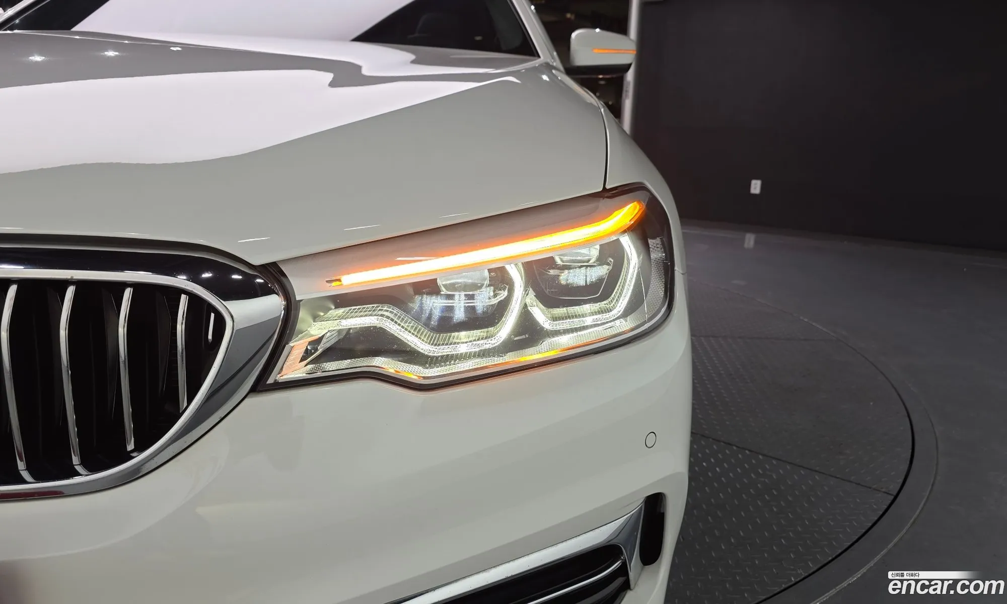 BMW 5 Series 2019 WBAJF3100KBS70742 — 25