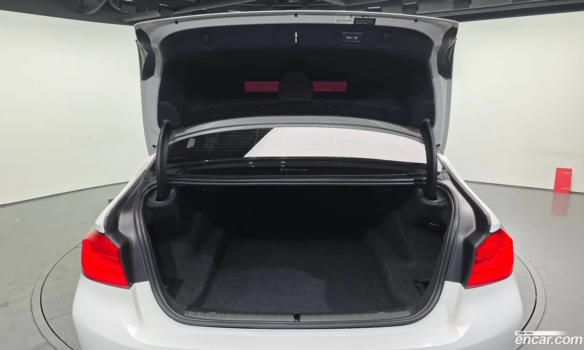 BMW 5 Series 2019 WBAJF3100KBS70742 — 12