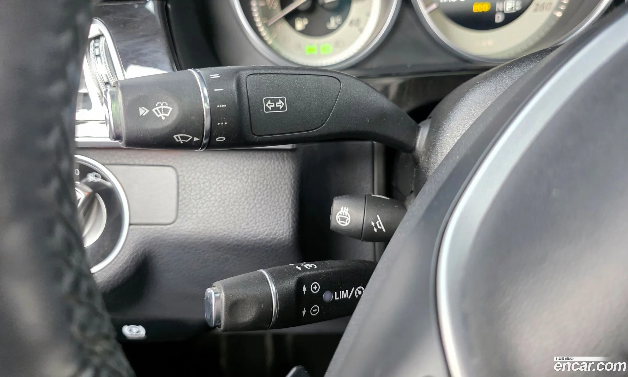 Mercedes-Benz E-Class W212 2013 WDDHF8CB0EA828974 — 26