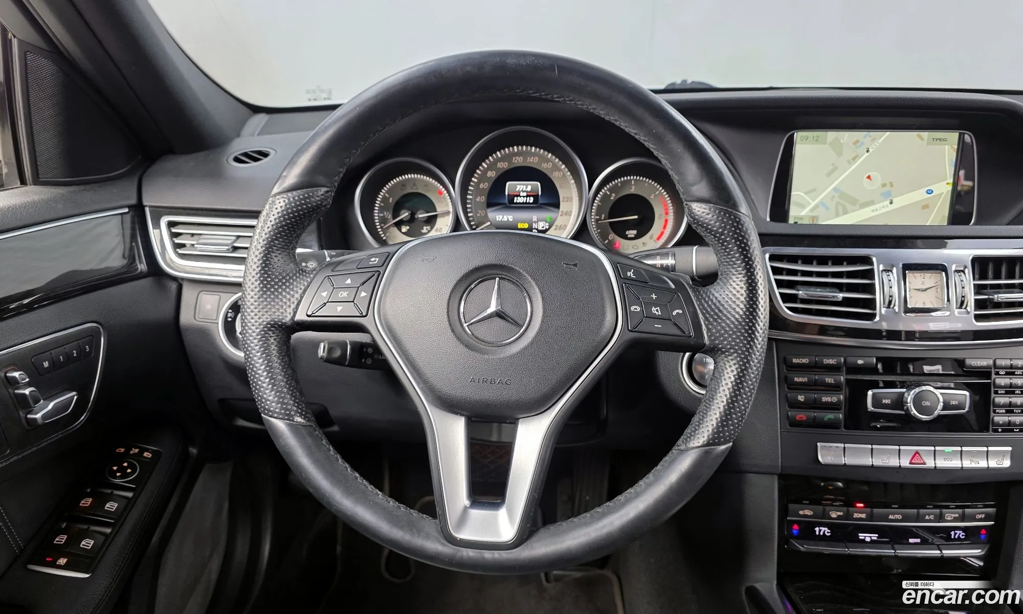Mercedes-Benz E-Class W212 2013 WDDHF8CB0EA828974 — 7