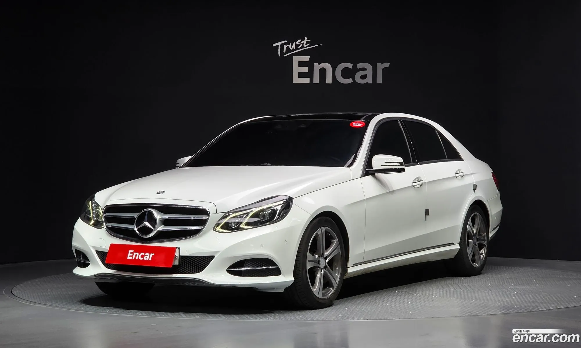 Mercedes-Benz E-Class W212 2013 WDDHF8CB0EA828974 — 11