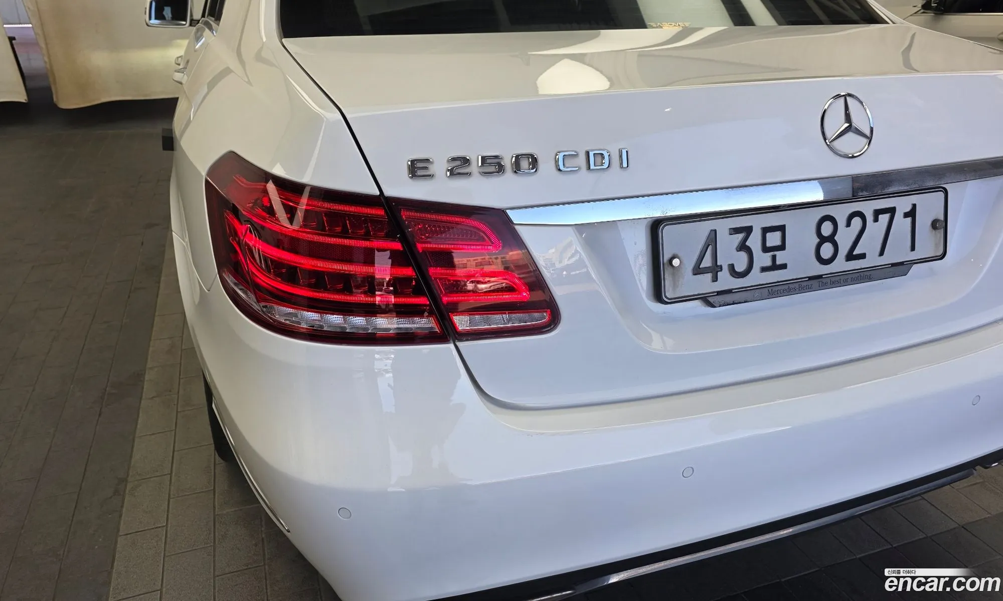 Mercedes-Benz E-Class W212 2013 WDDHF8CB0EA828974 — 25
