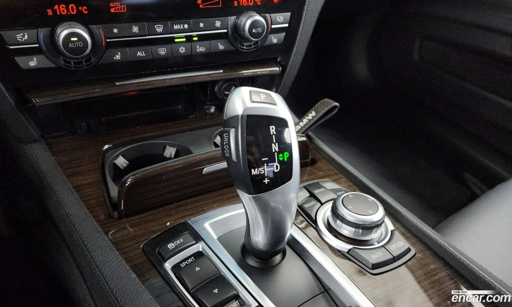 BMW 7 Series 2010 WBAKB8101AC343039 — 10