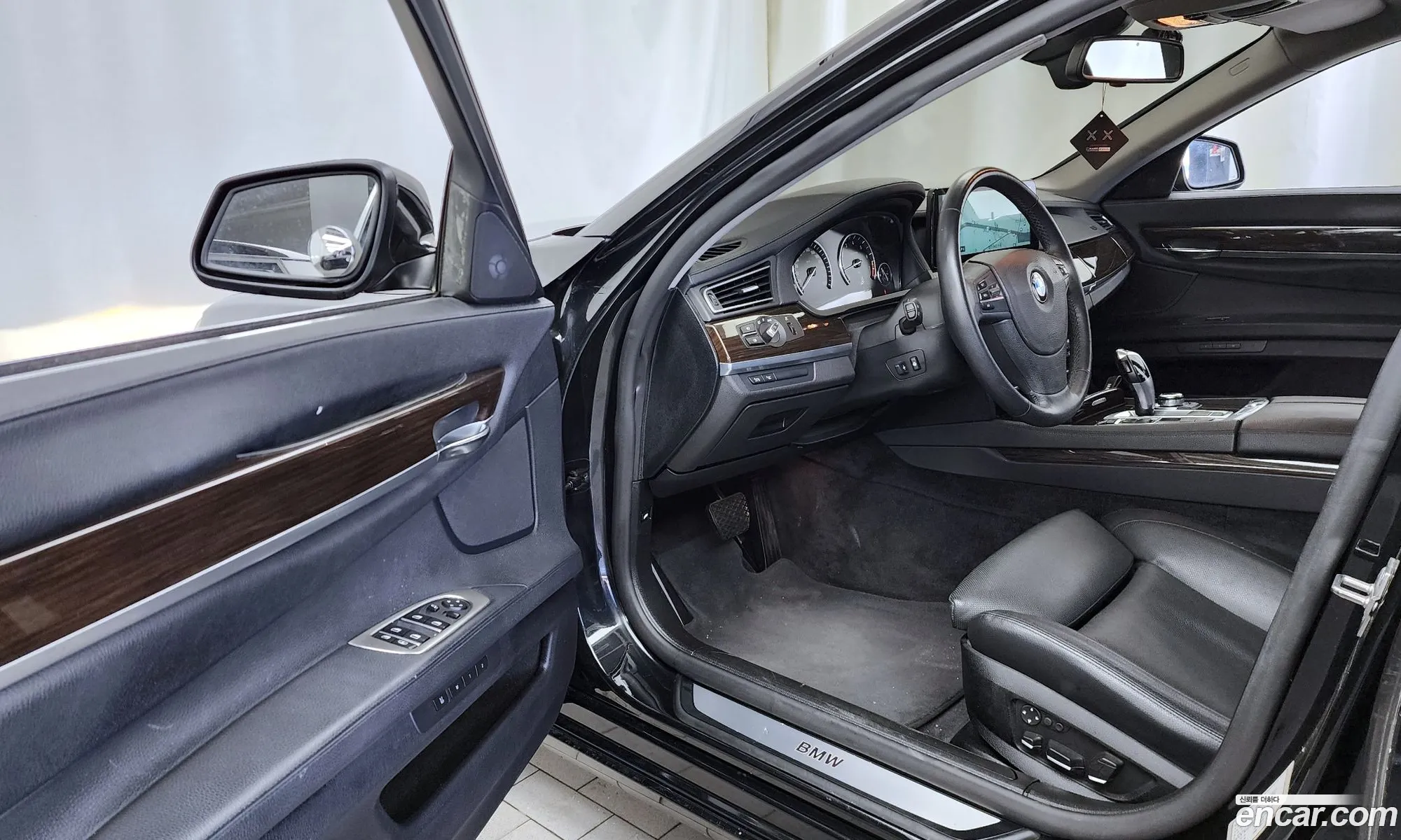 BMW 7 Series 2010 WBAKB8101AC343039 — 22