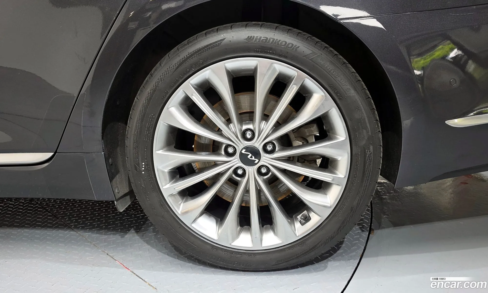 Kia K9 2024 — 36