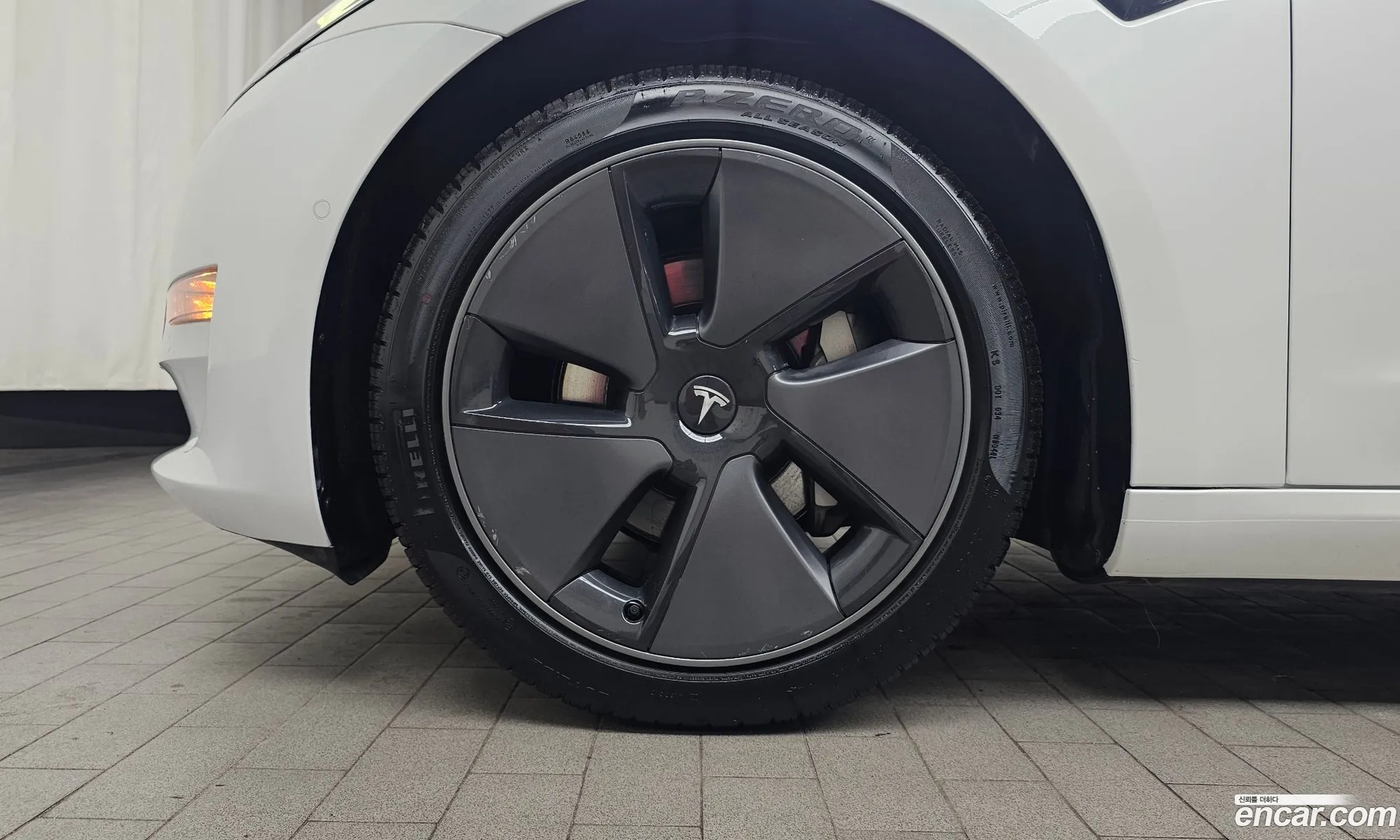 Tesla Model 3 2021 5YJ3E1EAXMF889760 — 3