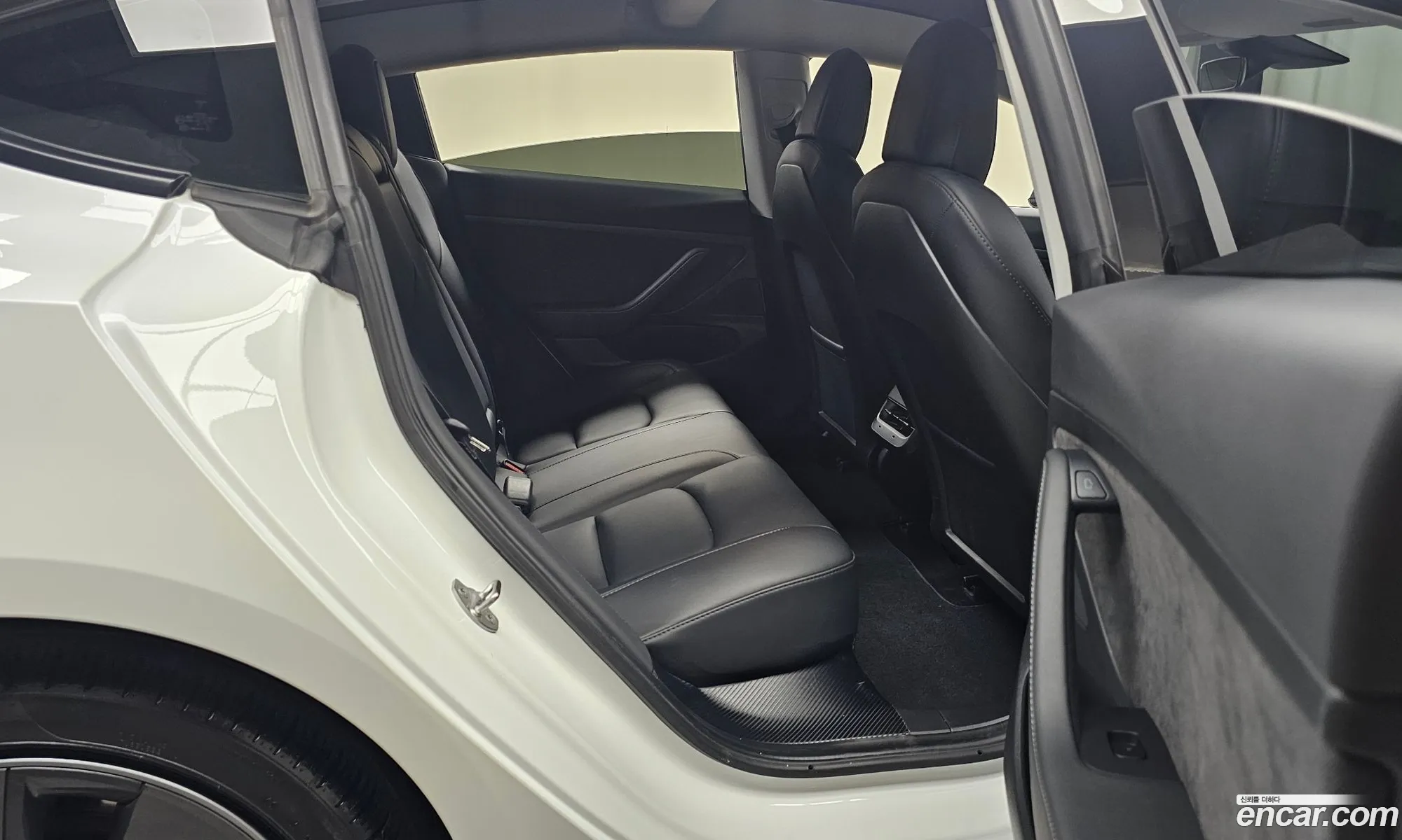 Tesla Model 3 2021 5YJ3E1EAXMF889760 — 27