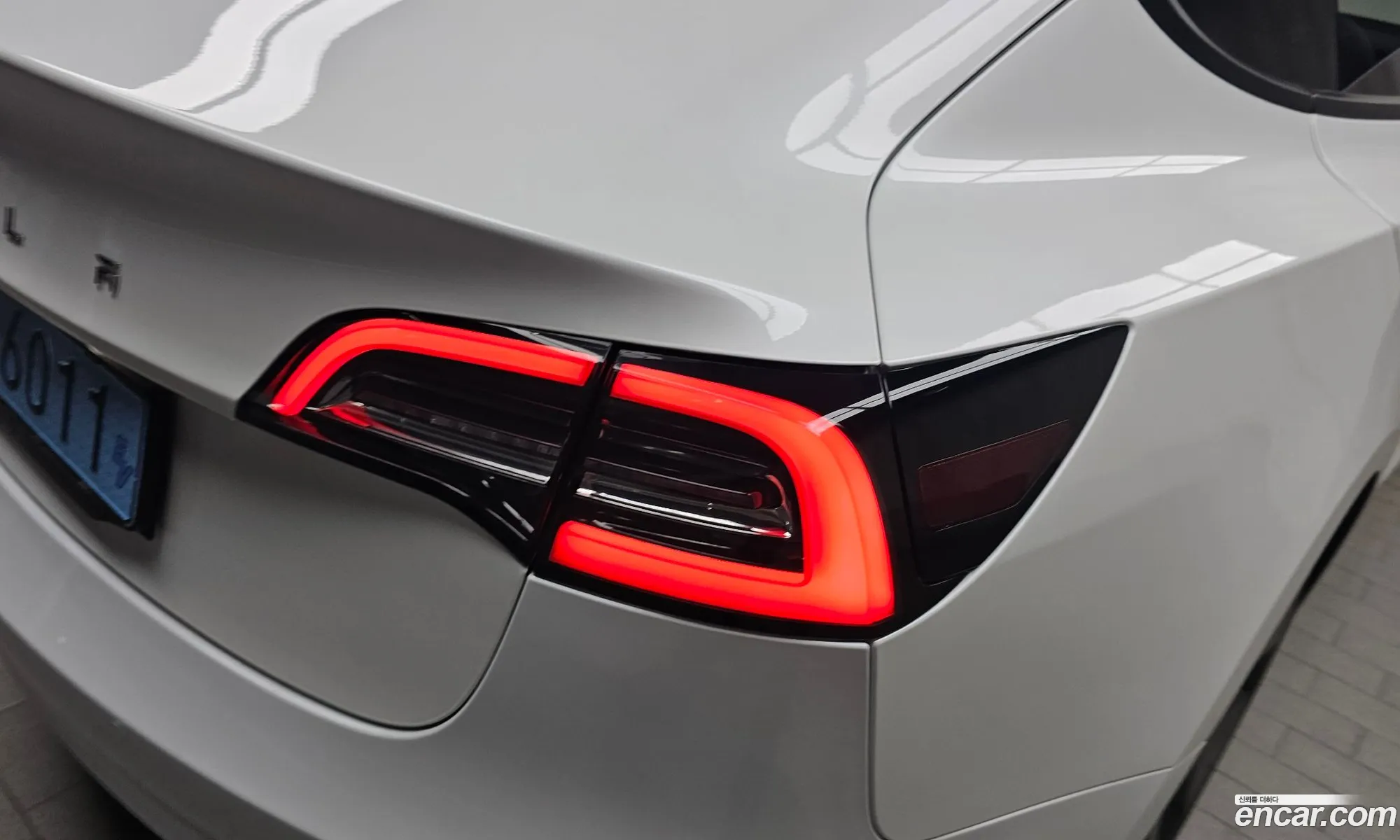 Tesla Model 3 2021 5YJ3E1EAXMF889760 — 24
