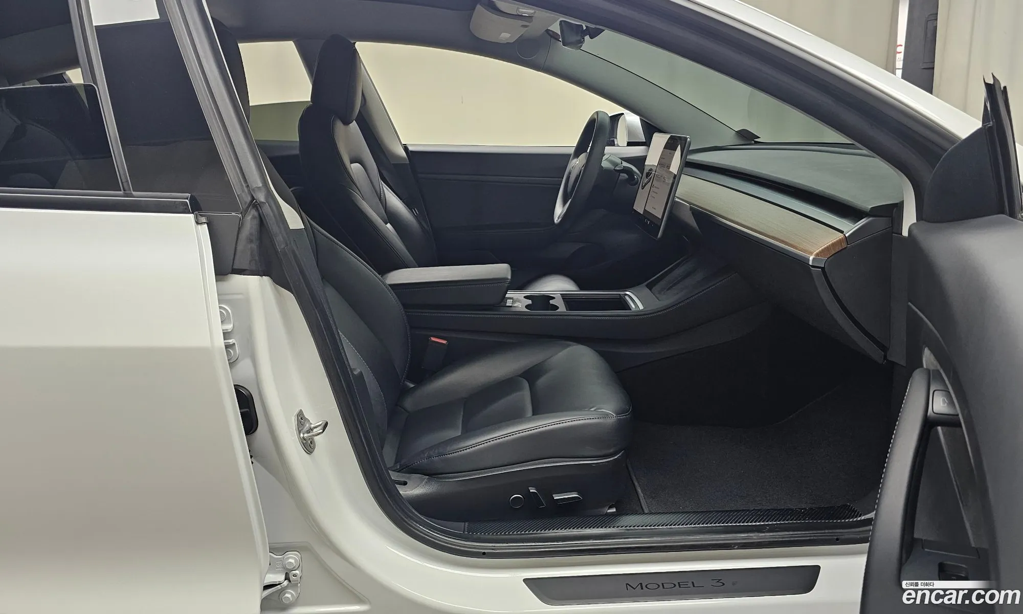 Tesla Model 3 2021 5YJ3E1EAXMF889760 — 21