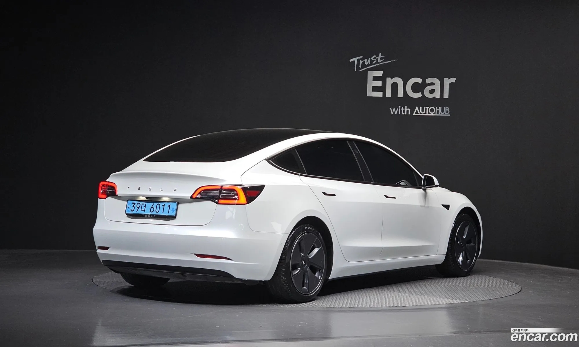 Tesla Model 3 2021 5YJ3E1EAXMF889760 — 19