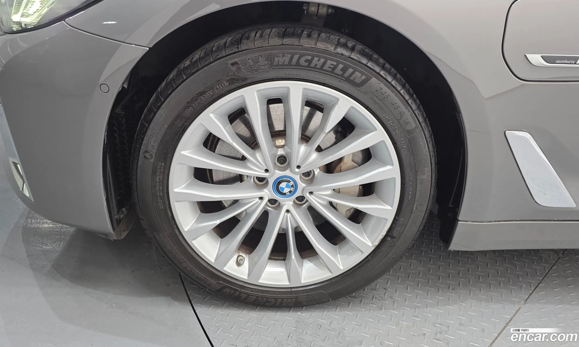BMW 5 Series 2022 WBA51AG00NCJ84695 — 5